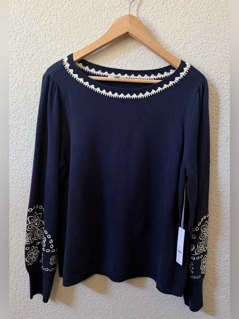 Chicos 2 US Large Navy Blue Knit Pullover Sweater Embroidered Eyelet Sleeves